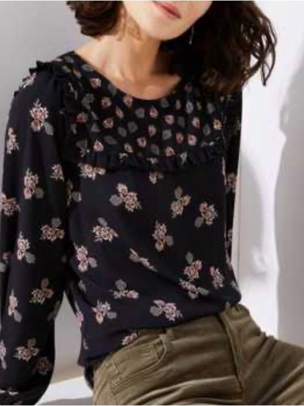 LOFT | Black/Red/Tan/White Floral Print Ruffled-Bib Long-Sleeve Blouse Sz Small